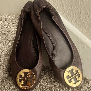 Tory burch brown flat , great condition